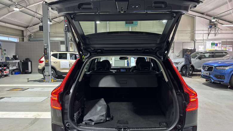 Volvo XC60 2.0 T6 [350] RC PHEV Plus Dark 5dr AWD Geartronic Estate